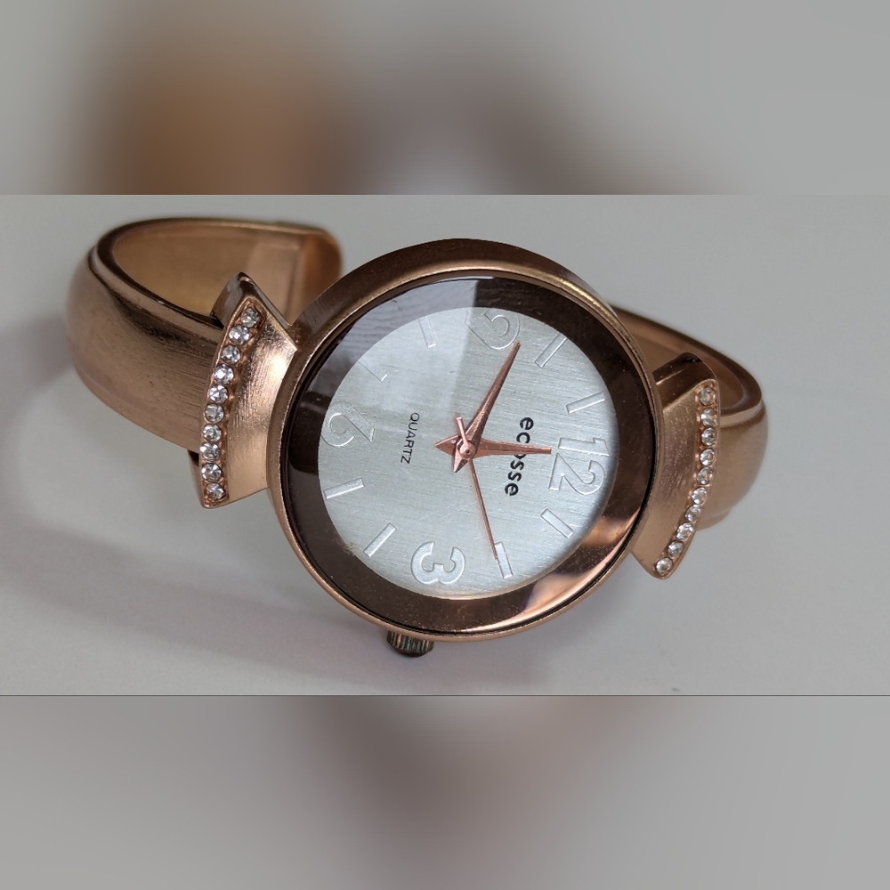 Elegant Woman's Ecosse Bracelete Watch Rose Gold